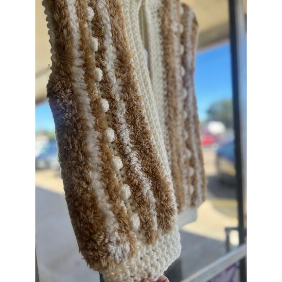 Vintage 1970s chunky knit acrylic Answers by Riddles sweater vest size medium - Picture 3 of 4